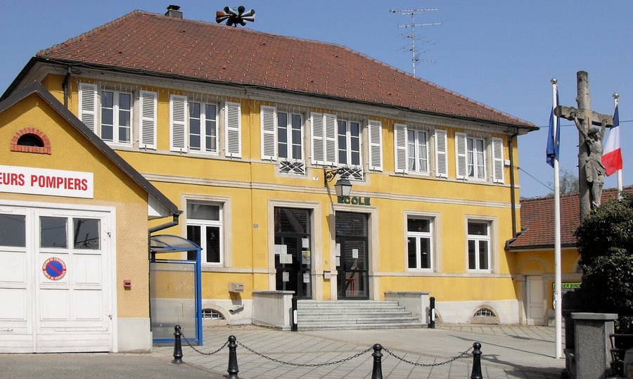 File:Traubach-le-Bas, Ecole.jpg