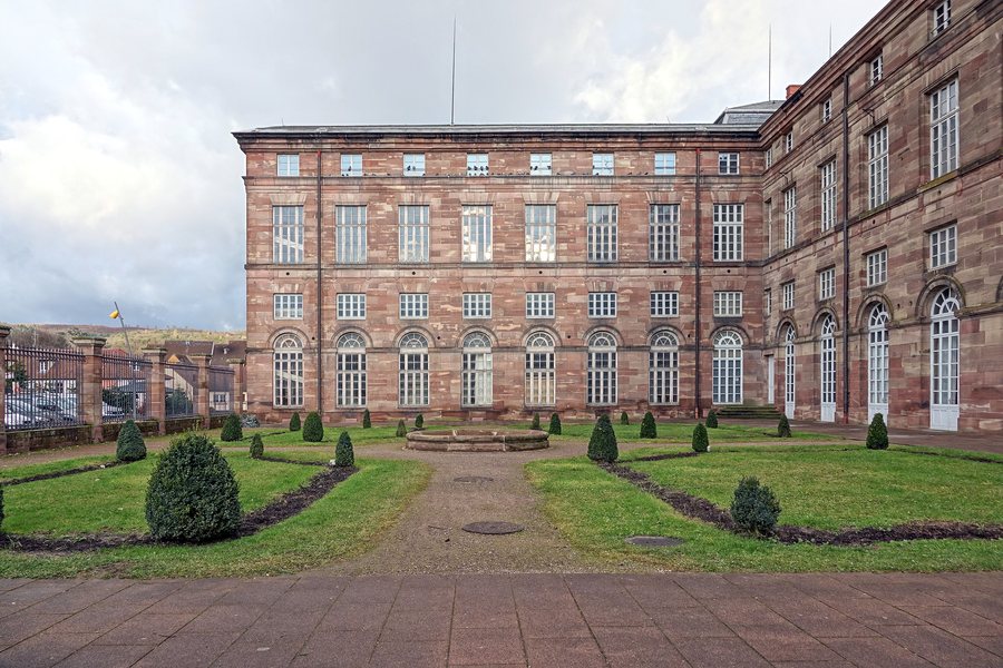 File:Château des Rohan - aile nord (Saverne) (2).jpg