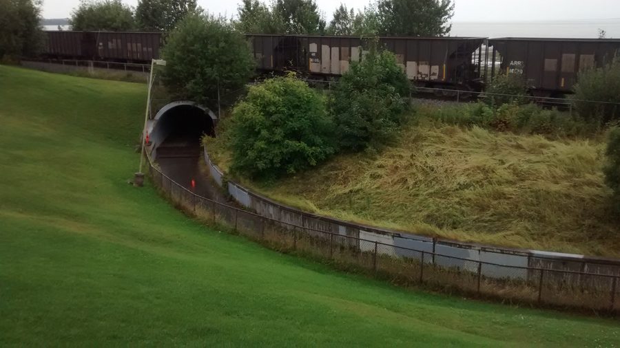 Tunnel des Tony Knowles Coastal Trail unter der Alaska Railroad in Anchorage
