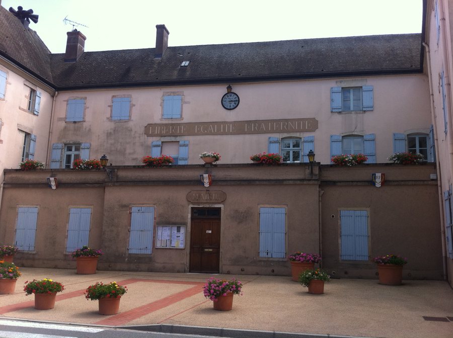 File:Romenay town hall.jpg