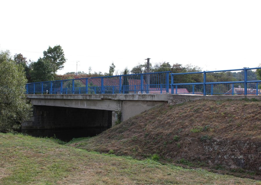 Brücke über die Jevišovka in Vevčice im Okres Znojmo
