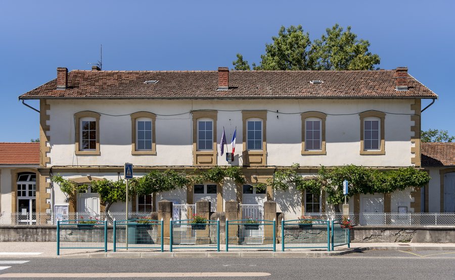 File:Figarol - La mairie.jpg