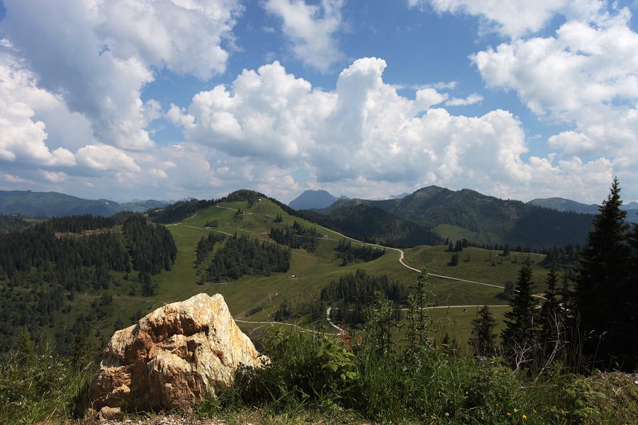 Vista dal Geisterberg nella zona del Gernkogel.