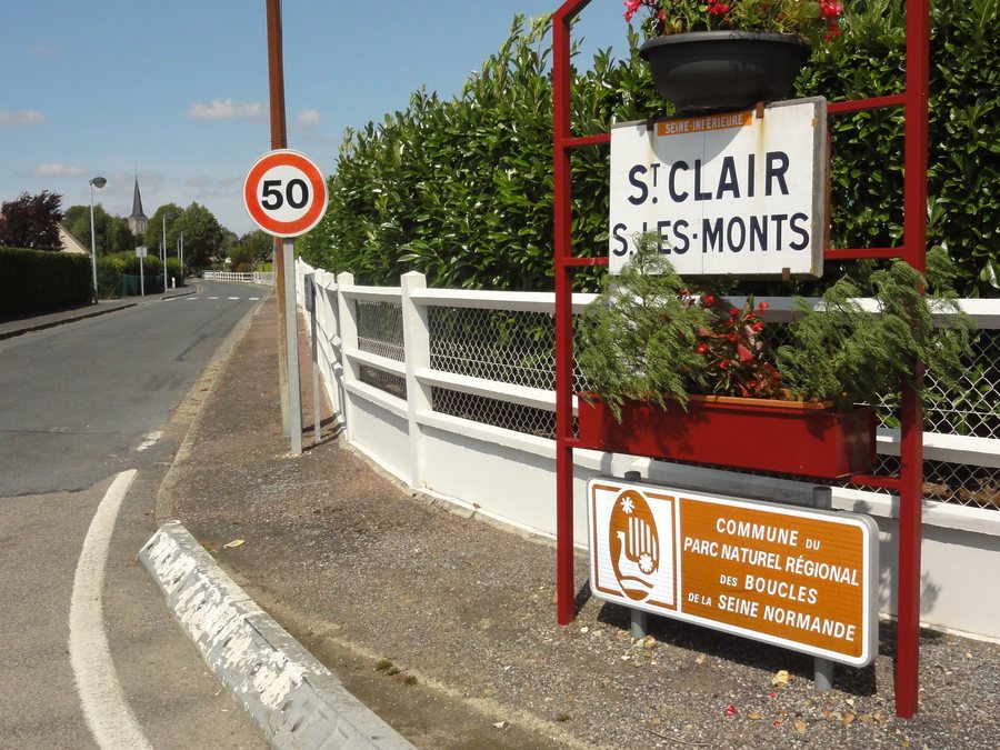 File:Saint-Clair-sur-les-Monts (Seine-Maritime) entrée.jpg
