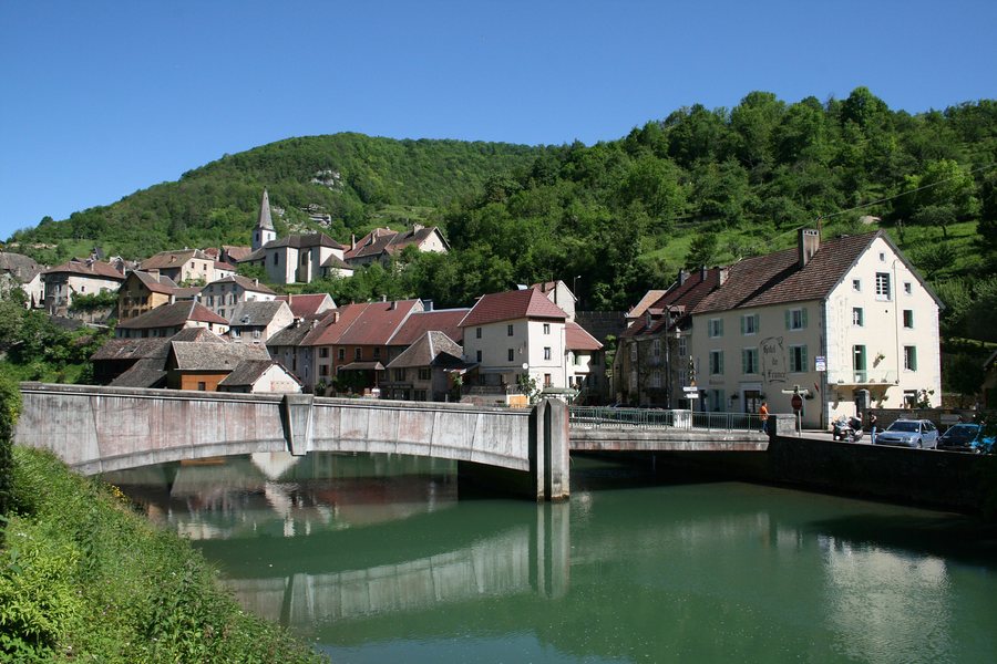 File:0 Lods - Le pont sur la Loue.JPG
