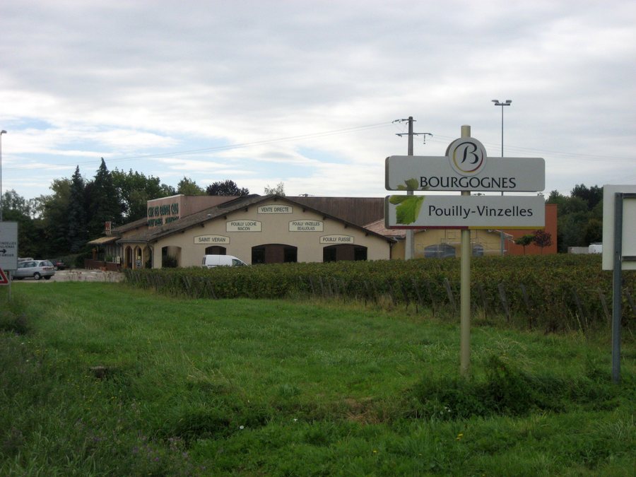 File:Wine shop on route D89, southwest of Mâcon, France. Cave Pouilly-Vinzelles, Pouilly-Loché, Pouilly-Fuissé - panoramio.jpg