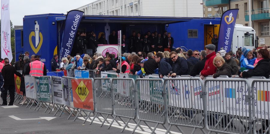File:Saint-Pol-sur-Mer - Quatre jours de Dunkerque, étape 5, 11 mai 2014, départ (A121).JPG