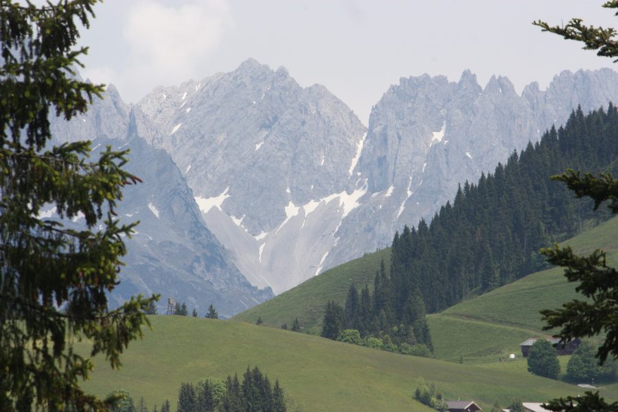 Vista dalla Silleralm sul massiccio del Wilder Kaiser in Tirolo.