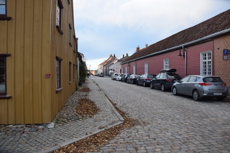 Strade e edifici storici in legno a Gamlebyen, Fredrikstad.