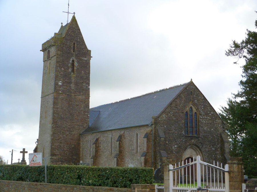 File:Couville Eglise Notre-Dame N-O.jpg