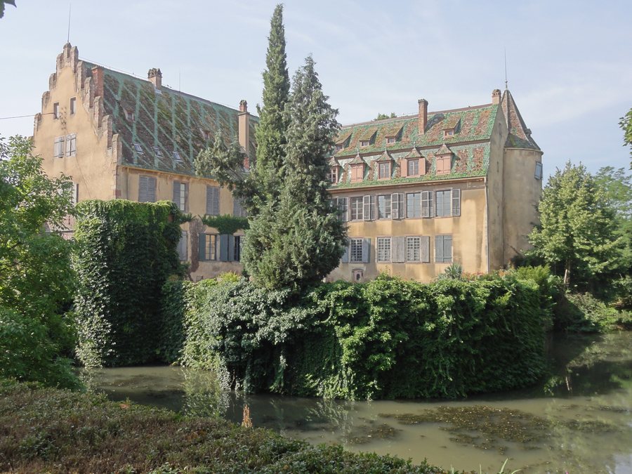 File:Osthouse ChatZorn 01.JPG
