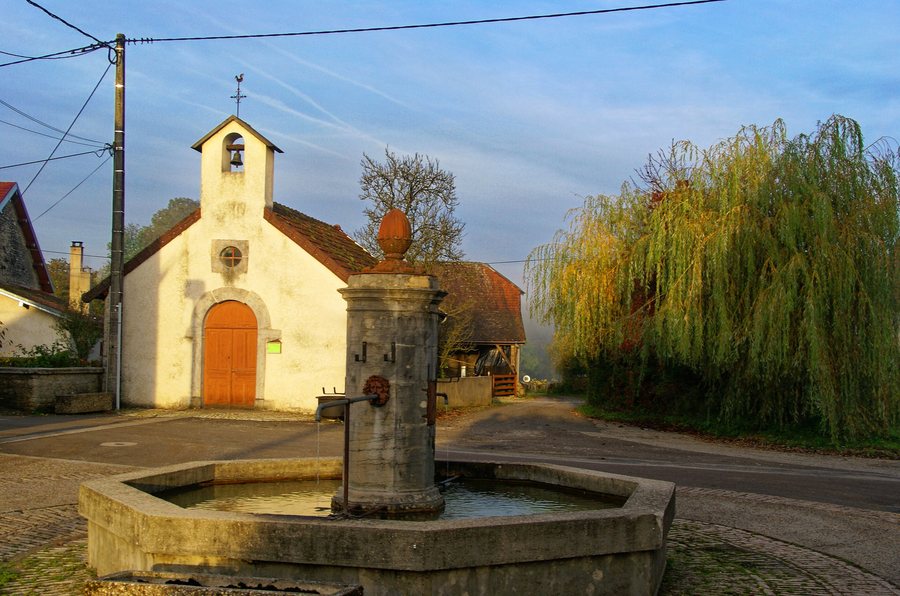 File:Charézier - Centre of the Jura-Village - View West.jpg