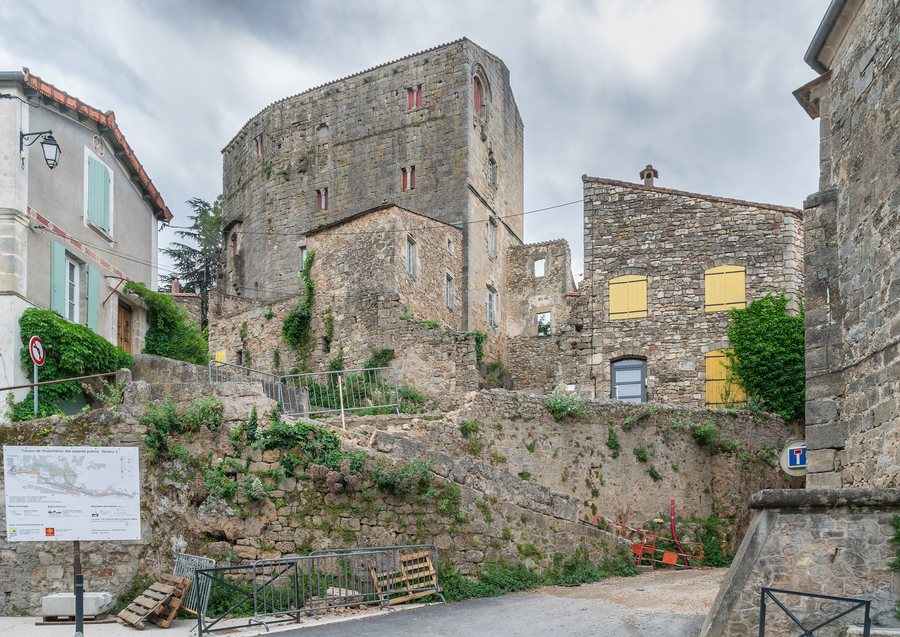 File:Castle of Soubes 03.jpg