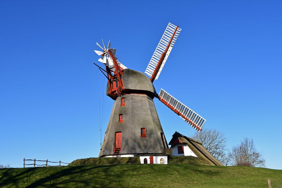 Havnbjerg Mølle, eine strohgedeckte Windmühle bei Havnbjerg