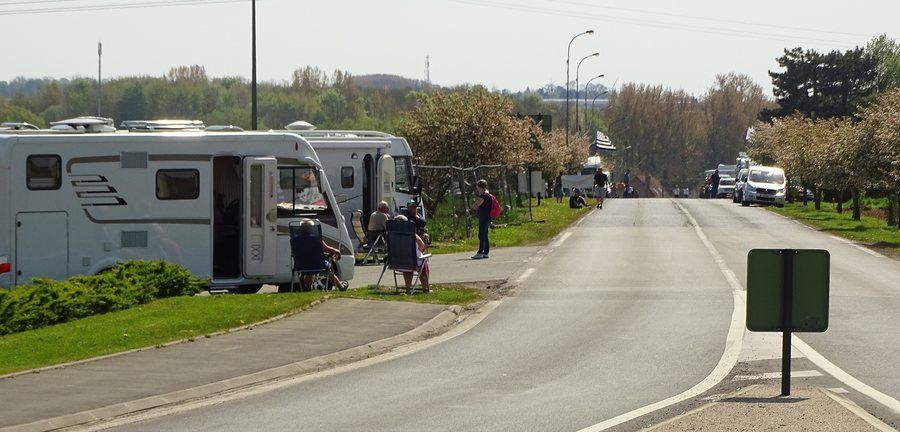 File:Saint-Pol-sur-Ternoise - Quatre jours de Dunkerque, étape 3, 6 mai 2016, arrivée (A07).JPG