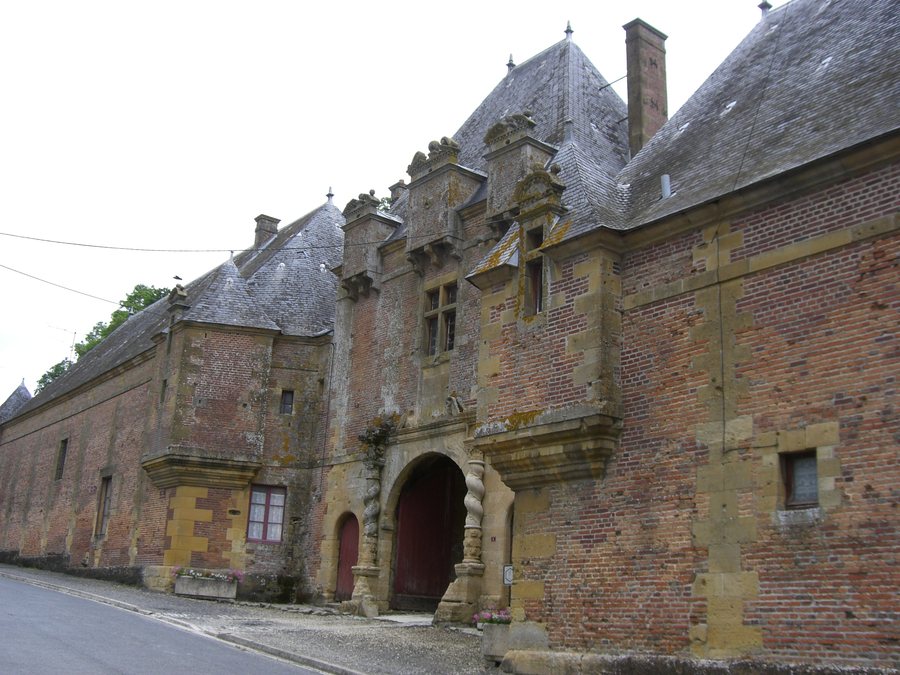 File:Château Grandpré.jpg