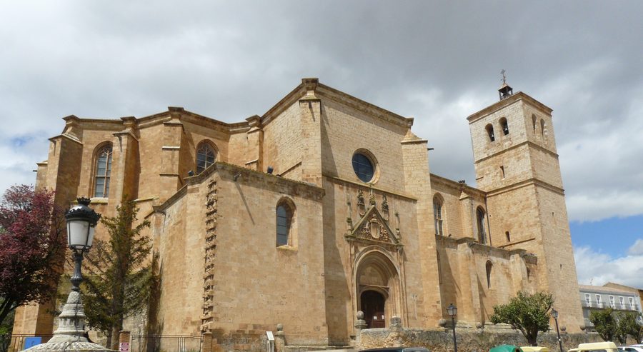 Vista della collegiata di Santa María del Mercado a Berlanga de Duero