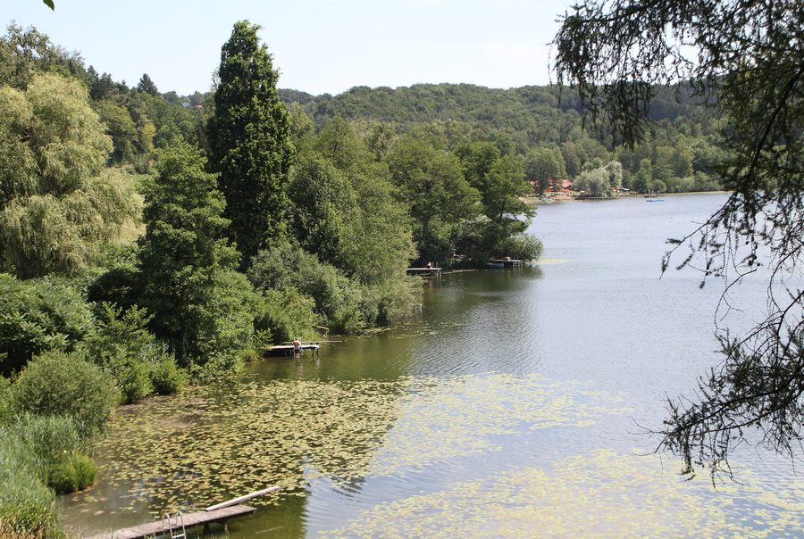 Lago Heratinger, chiamato anche Ibmersee, in Alta Austria