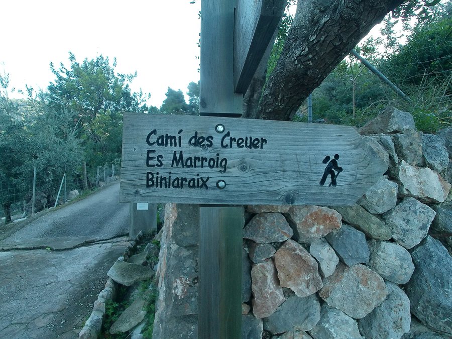 File:Wegweiser Cami des Creuer Es Marroig Biniaraix.jpg