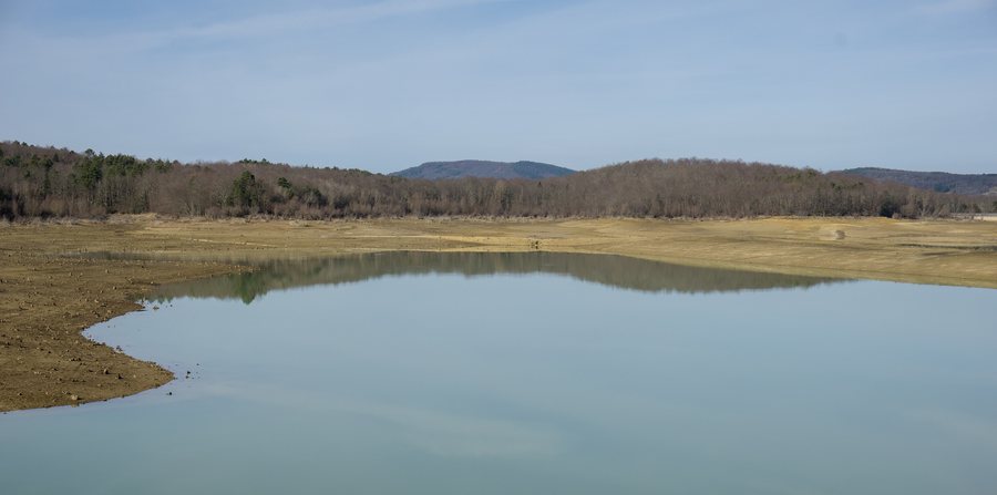 File:Lac de Montbel, France 02.jpg
