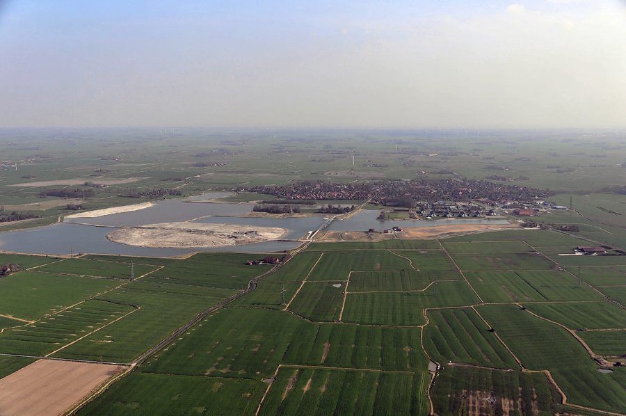 Luftaufnahme des Wangermeers bei Hohenkirchen im Wangerland
