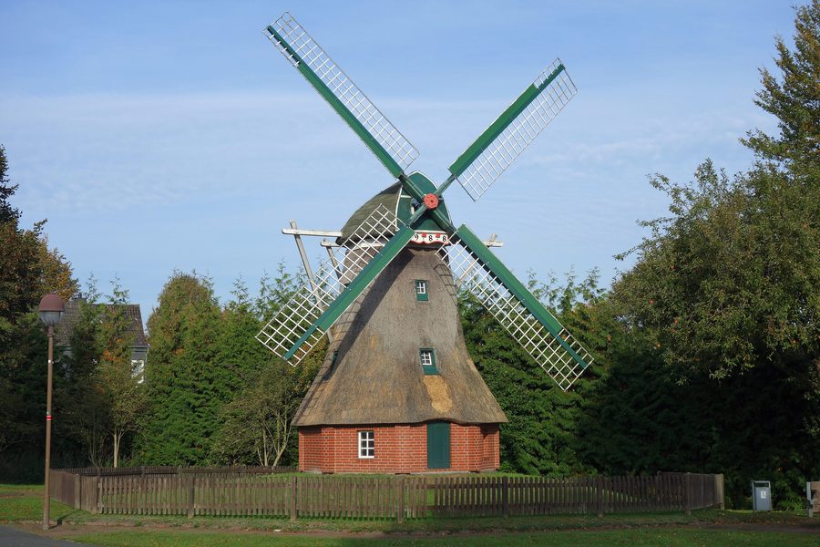 Die Heidemühle am Ortseingang der Stadt Schortens