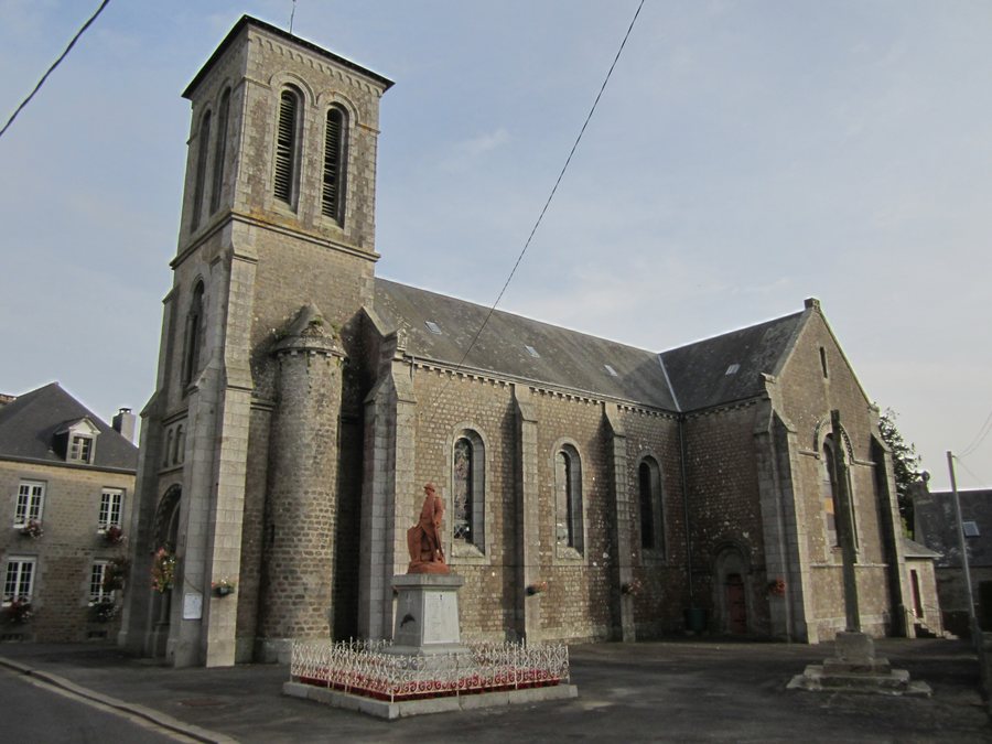 File:Église Saint-Pierre d'Heussé.JPG
