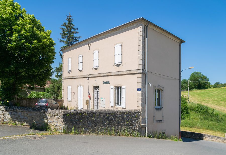 File:Town hall of Saint-Jean-d'Alcapies.jpg