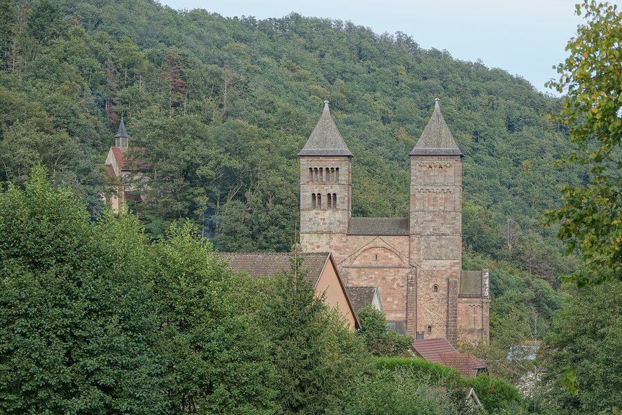 File:Abbaye de Murbach et chapelle Notre-Dame-de-Lorette.jpg