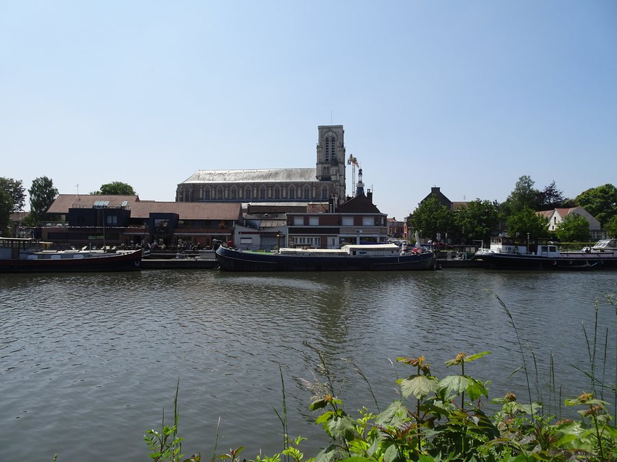 File:La Deûle (river) à Wambrechies en 2023 (1).jpg