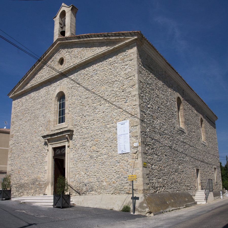 File:Clarensac-Temple-20130818.jpg