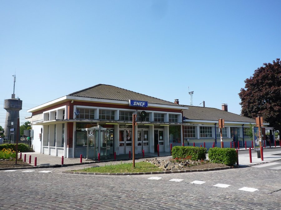 File:Somain - Le bâtiment voyageur (C).JPG