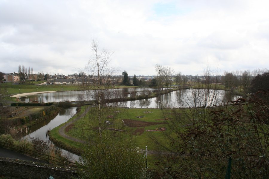 File:Parc urbain saint hilaire du harcouet.JPG