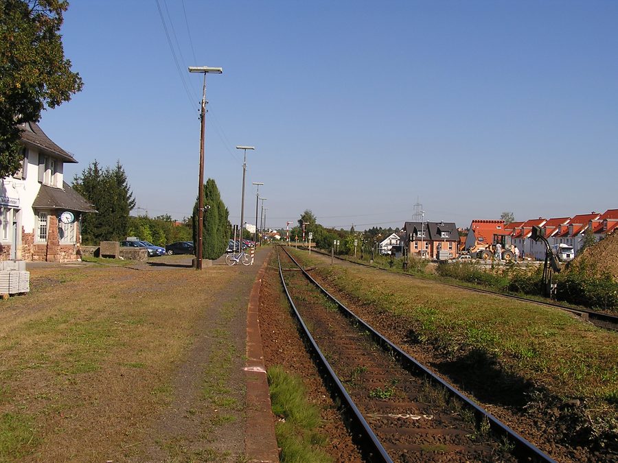 Stazione di Niederdorfelden sulla Niddertalbahn con segnali meccanici