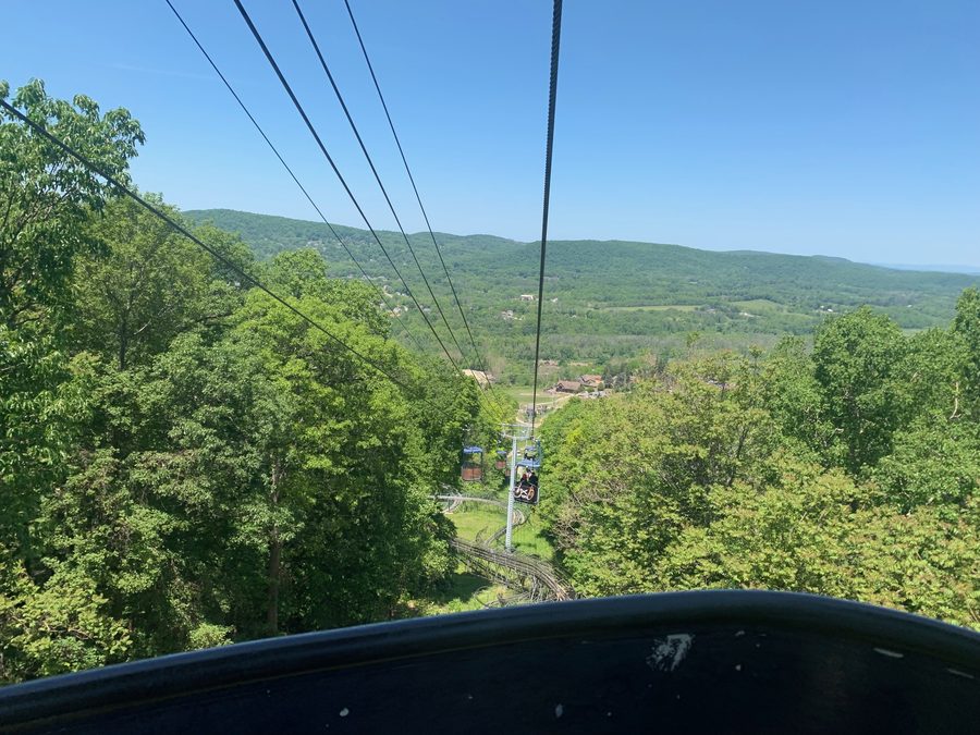 Seggiovia di Mountain Creek a Vernon, New Jersey, in una giornata estiva