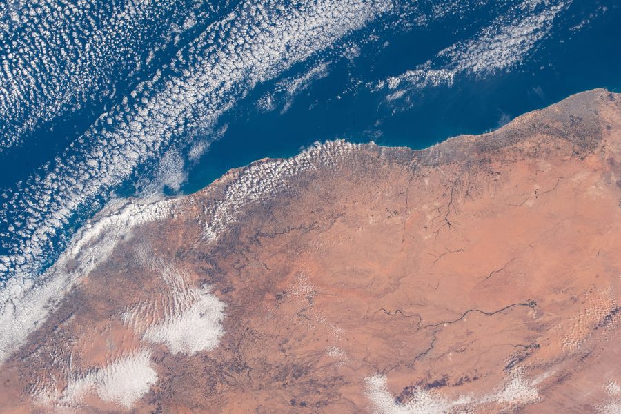 Vista sulla costa nord-occidentale della Libia