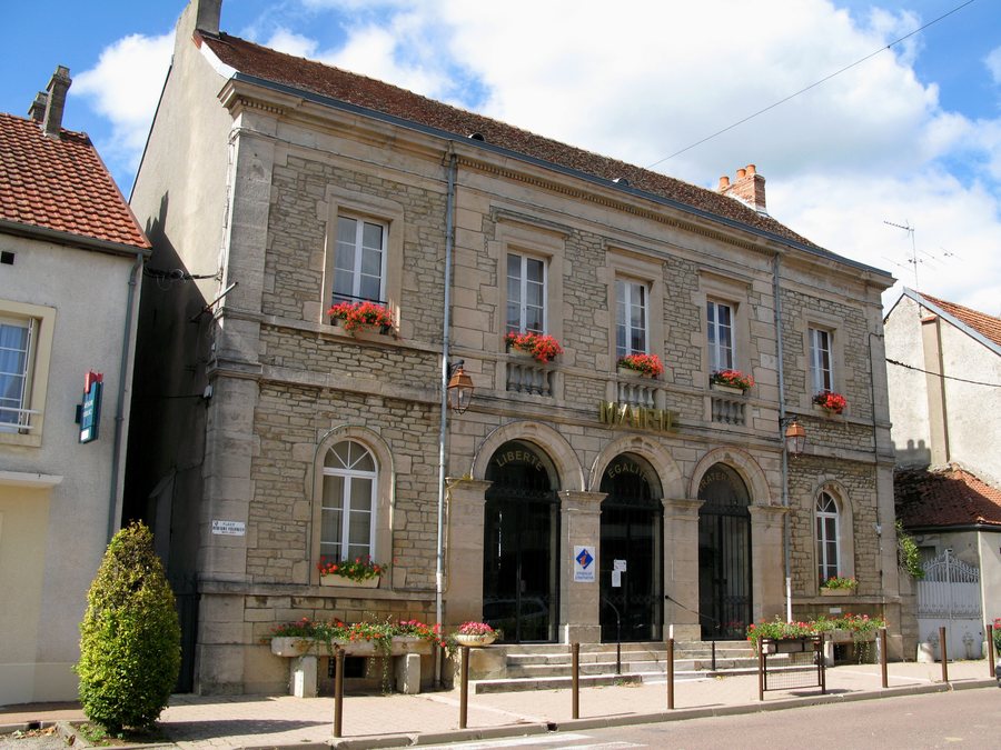 File:Sombernon (mairie) 6304.jpg