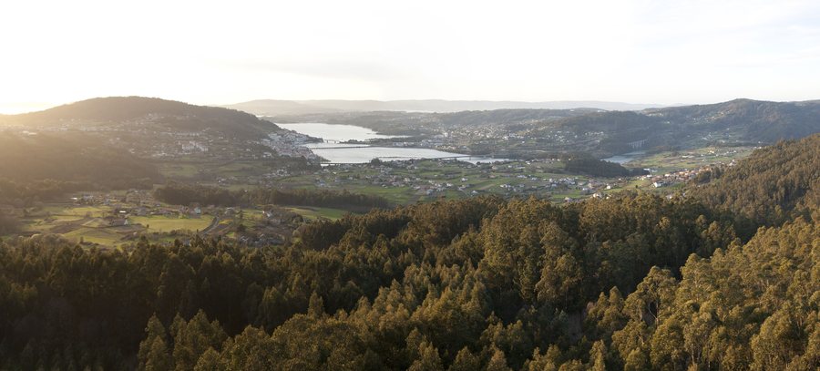 File:Pontedeume, A Coruña, Spain - panoramio.jpg