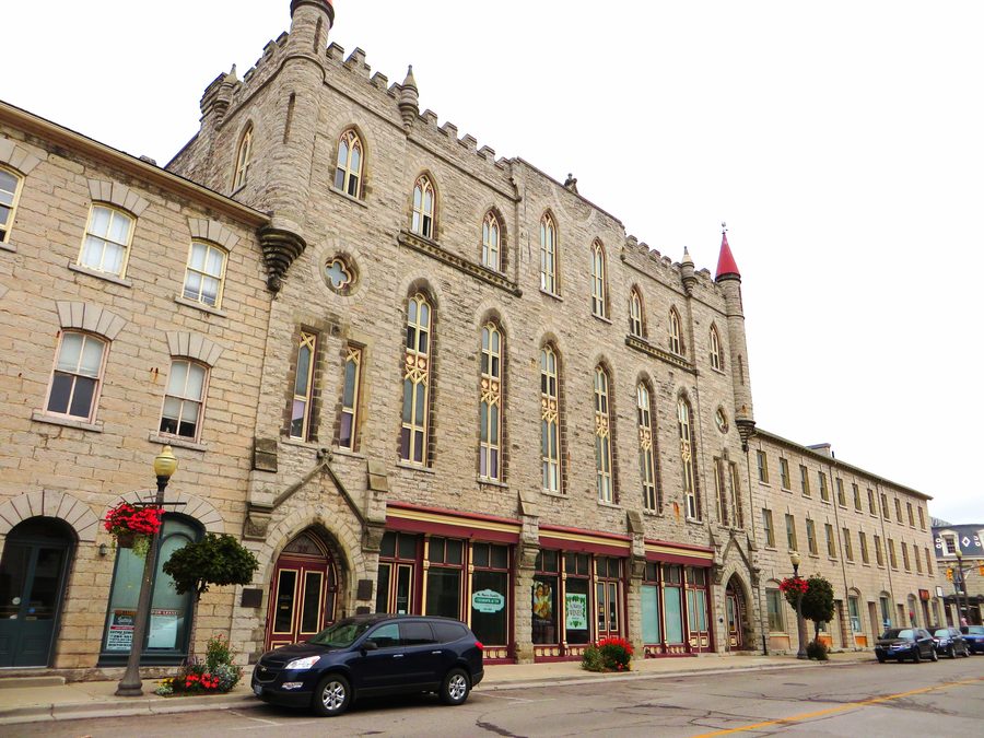 Storico St. Marys Opera House in pietra calcarea a St. Marys, Ontario