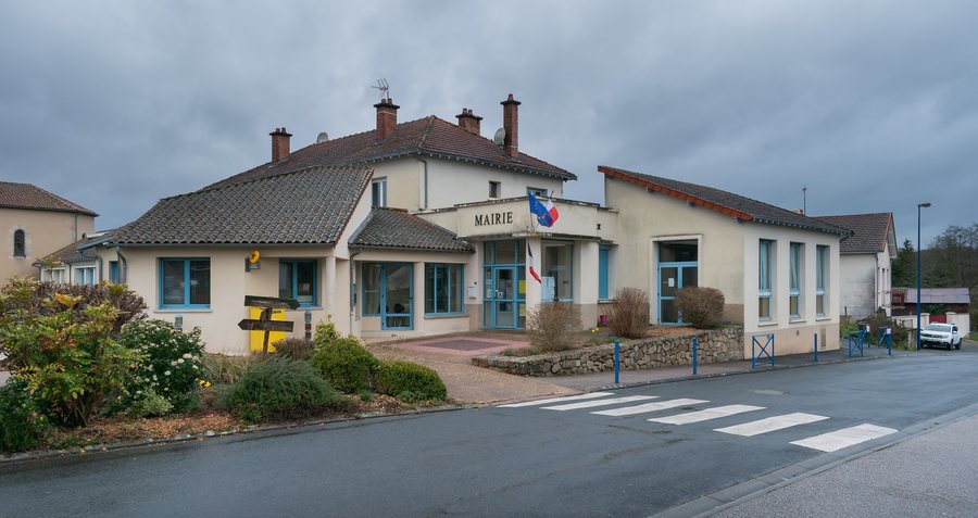 File:Town hall of Chamboret (2).jpg