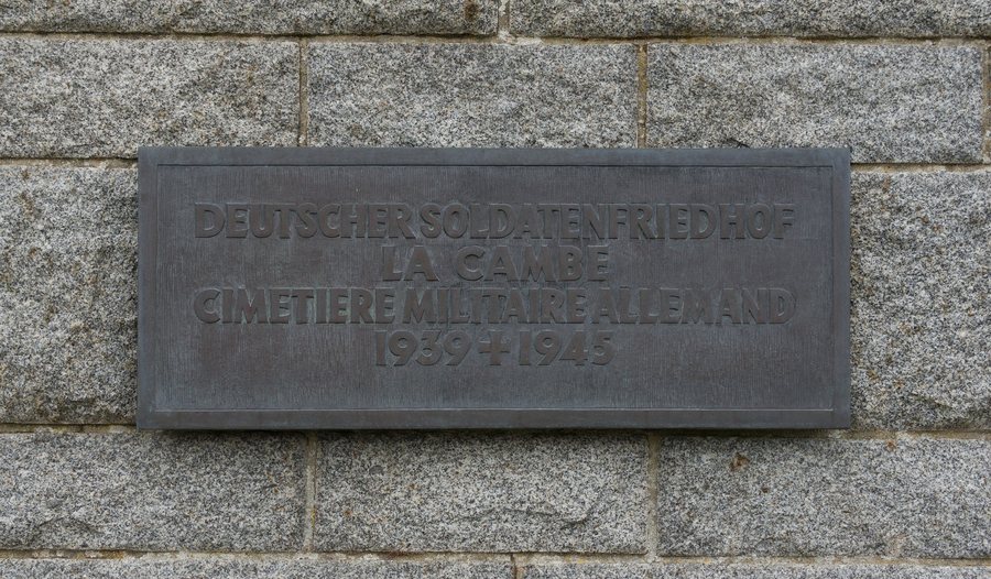 File:Plaque La Cambe Calvados.jpg
