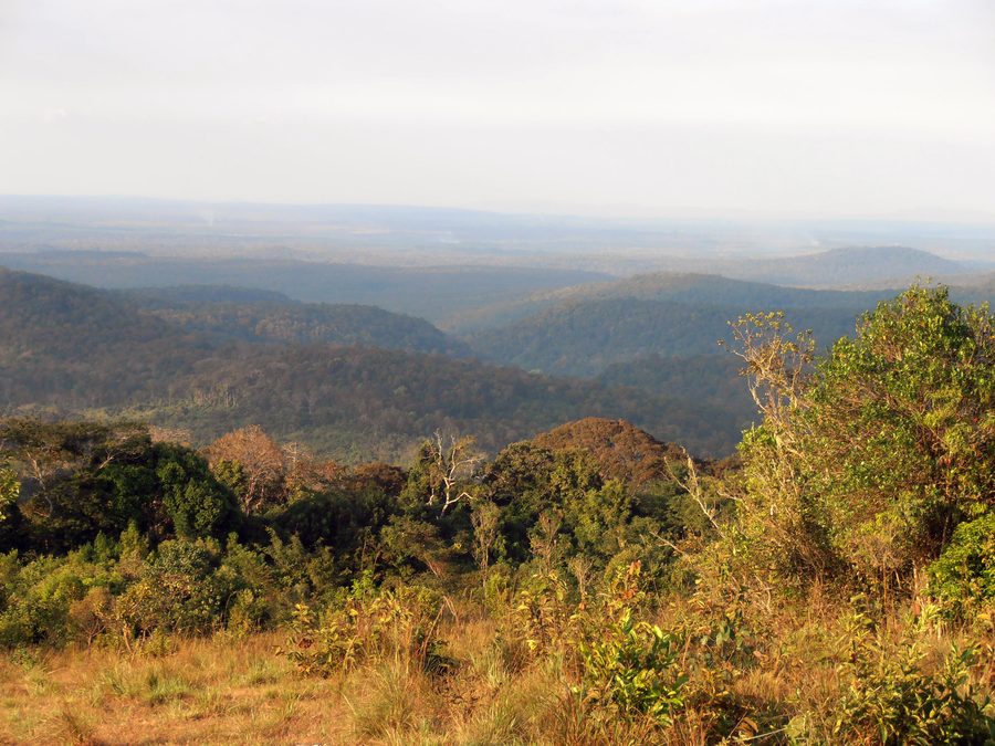 Bergpanorama in der Provinz Mondulkiri im Nordosten Kambodschas