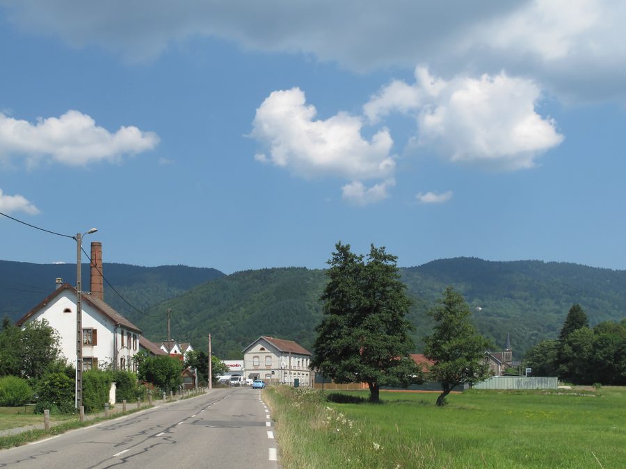 Vista sull’insediamento di Lepuix-Gy nella valle