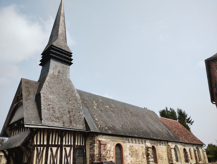 File:Saint-Aubin-de-Bonneval église 1.jpg