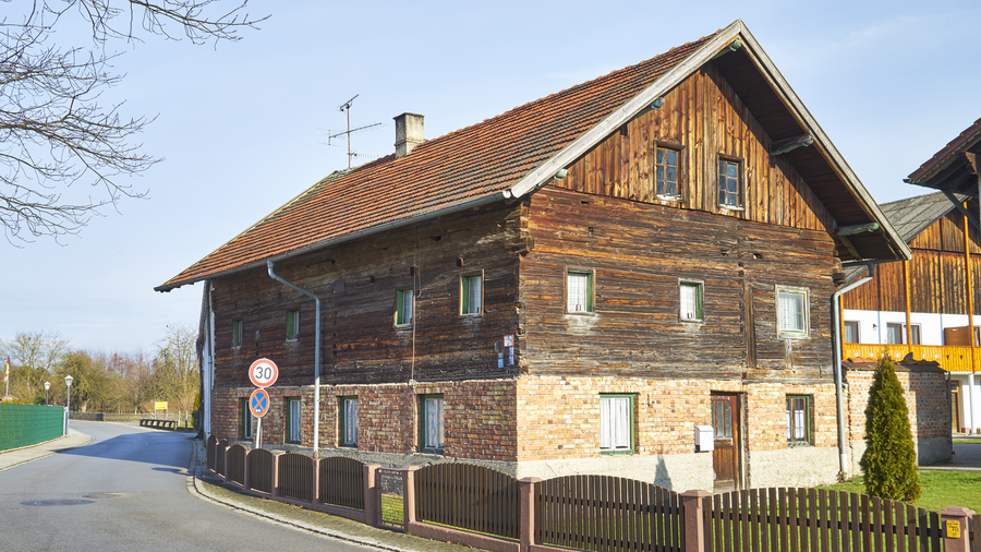 Bauernhaus eines Vierseithofes in Egglfing am Inn