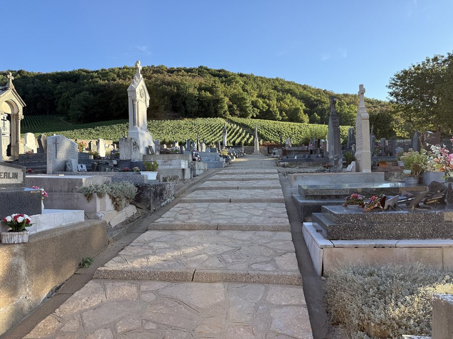 File:Cimetière - Fuissé (FR71) - 2025-08-24 - 1.jpg