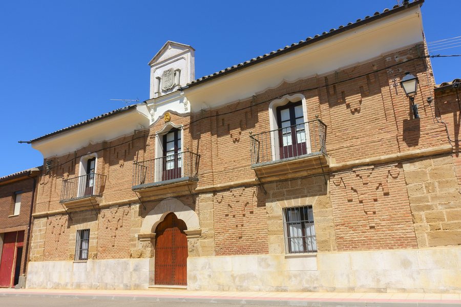 File:Villamayor de Campos, casa.jpg
