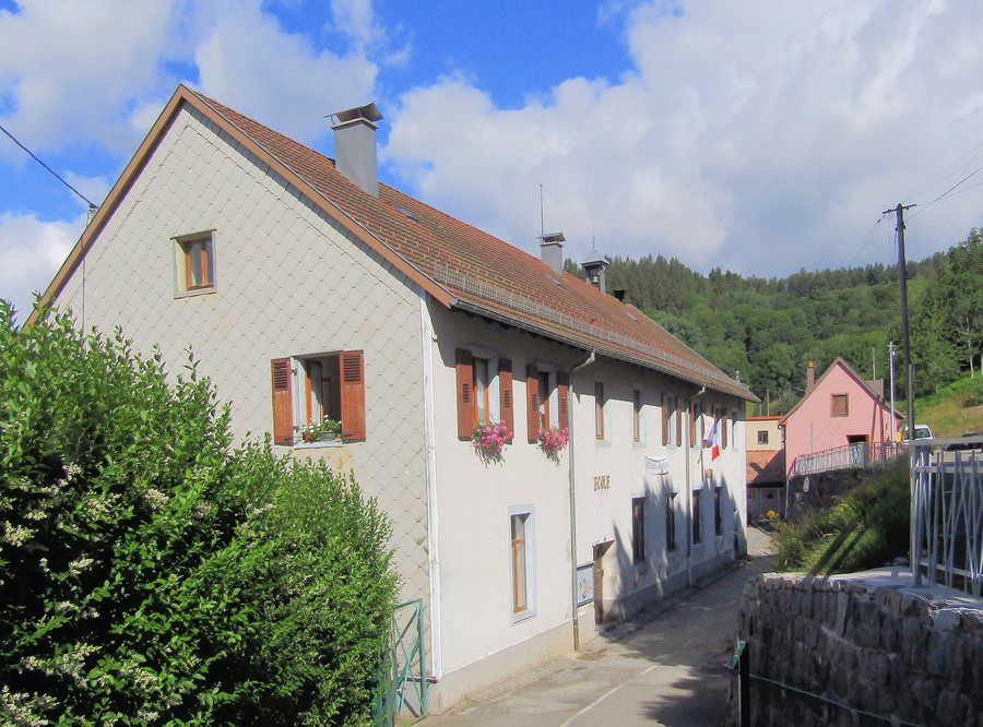 File:Geishouse, Mairie-école.jpg