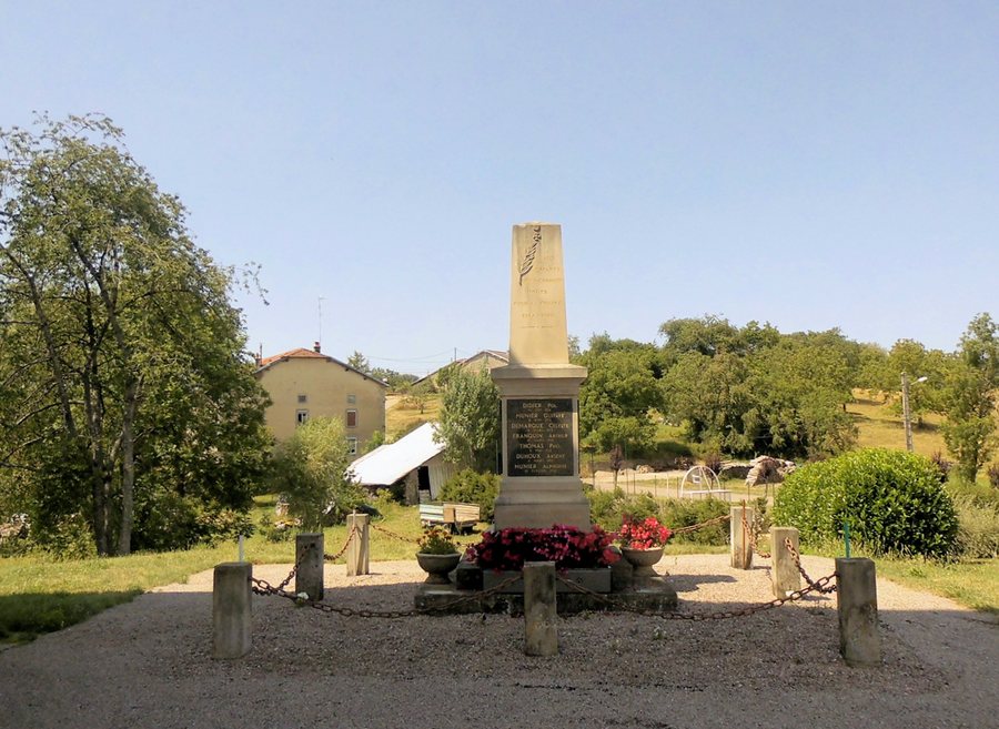 File:Grandrupt-de-Bains, Monument aux morts.jpg