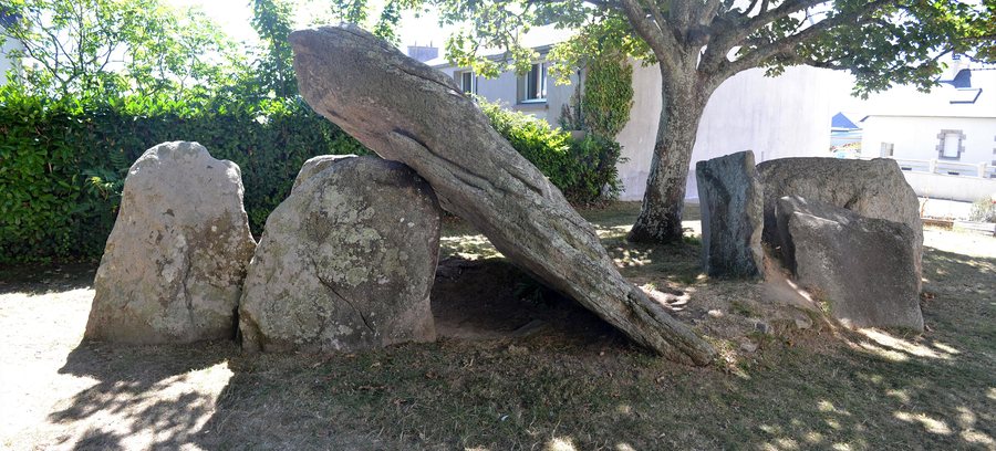 File:Plouguerneau alc-lilia 02.jpg